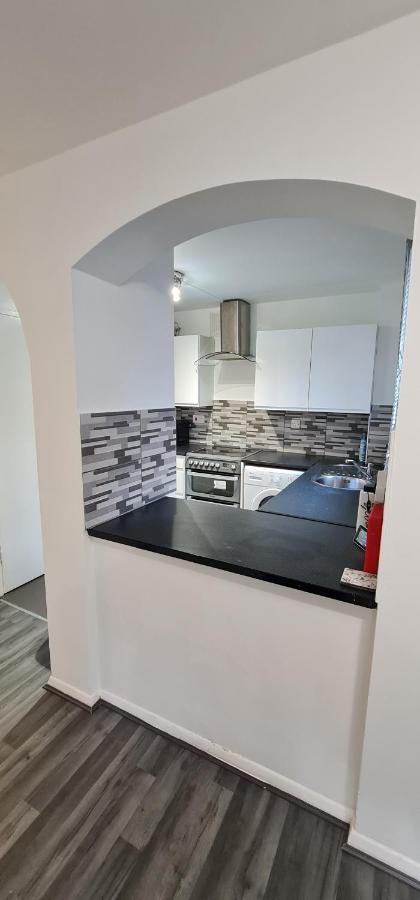1 Bedroom Service Apartment With Netflix West Thurrock Exterior foto