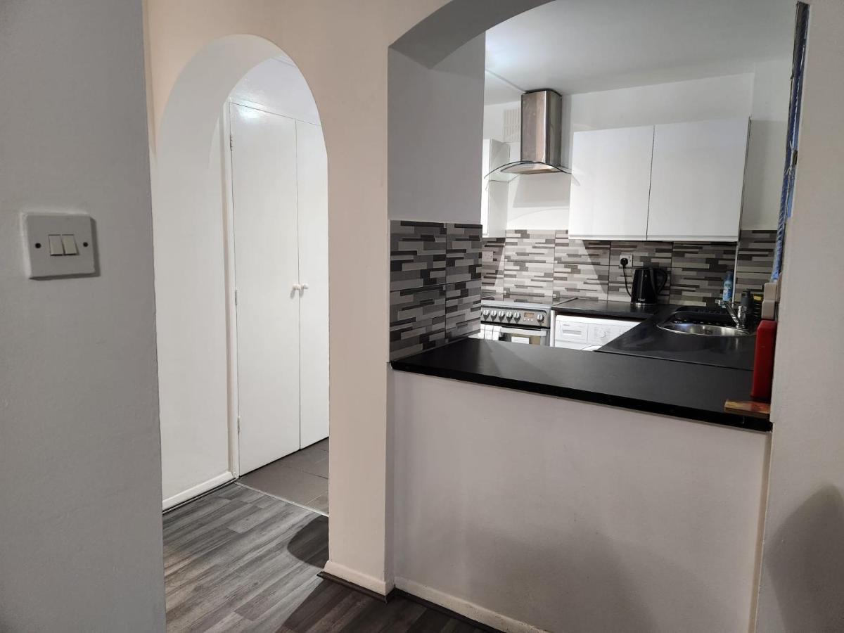 1 Bedroom Service Apartment With Netflix West Thurrock Exterior foto