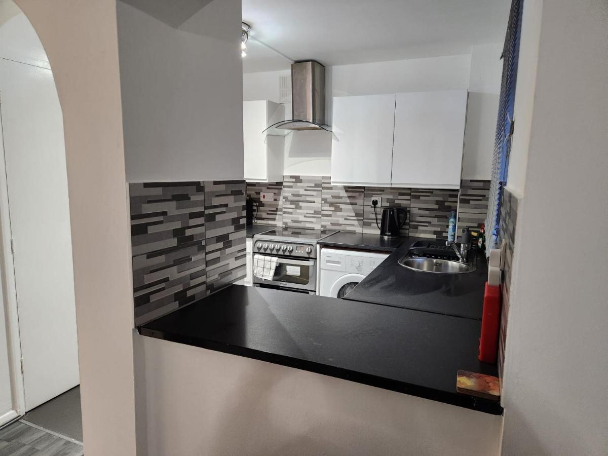 1 Bedroom Service Apartment With Netflix West Thurrock Exterior foto